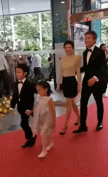 b8d40851883844388f3b8ace373266f1.gif