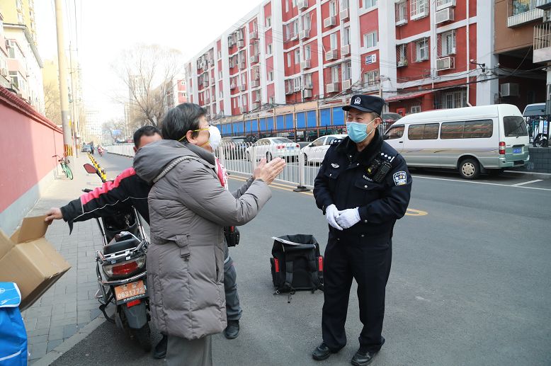 社区民警老郭的爱与坚守_郭警官