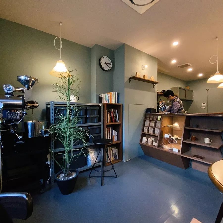 咖啡馆拍照动作 1d2819750d6e4c628fdbe86cb42e3ba0.jpeg