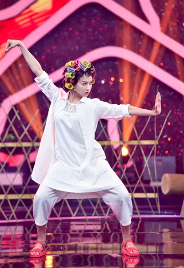 杨幂李沁倪妮娜扎做头发都是仙女下凡,只有我像包租婆 杨幂李沁倪妮娜扎做头发都是仙女下凡,只有我像包租婆