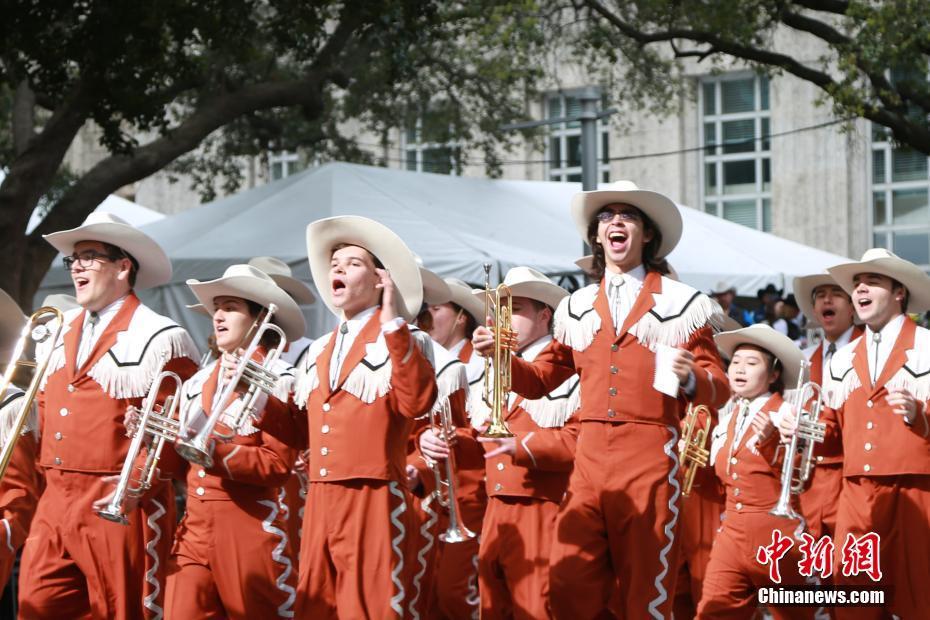 美国休斯敦举行牛仔节游行