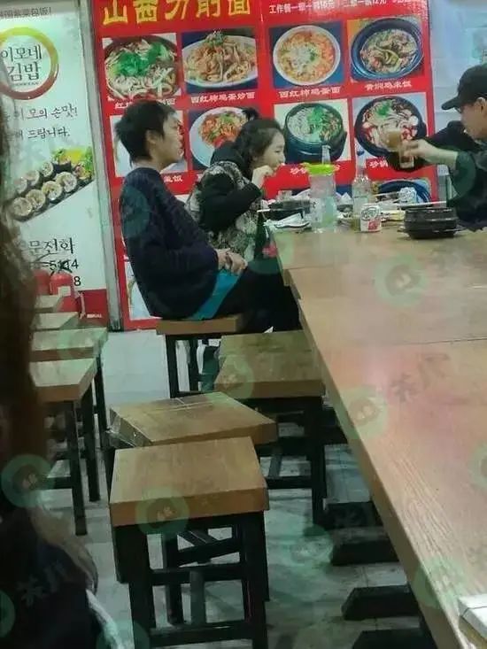 新男友丑陋还已婚？曾和周冬雨暧昧，疑和周迅