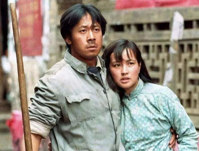 刘晓庆为了姜文离婚，为何他却娶了周韵？