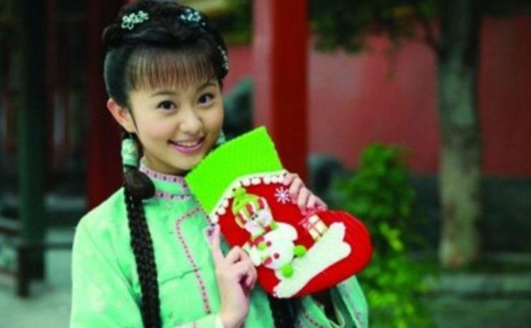 她曾自称是范冰冰接班人，背后“插刀”闺蜜赵
