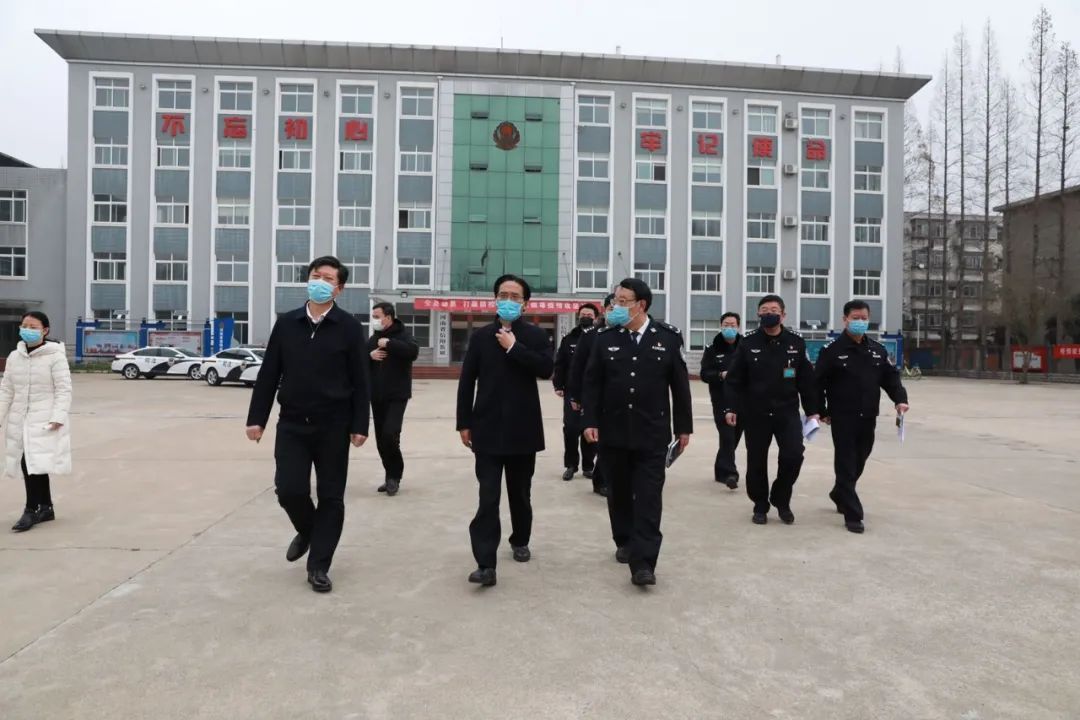 罗山县八年级期排名_罗山县实验中学八年级庆国庆合唱比赛纪(2)