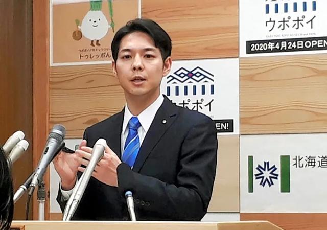 日本北海道知事"口罩下的真面目,网友:简直像日剧男主