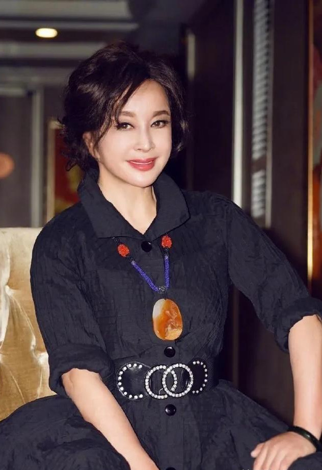 刘晓庆为了姜文离婚，为何他却娶了周韵？
