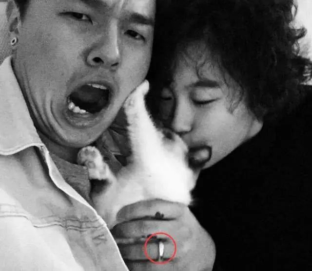 新男友丑陋还已婚？曾和周冬雨暧昧，疑和周迅
