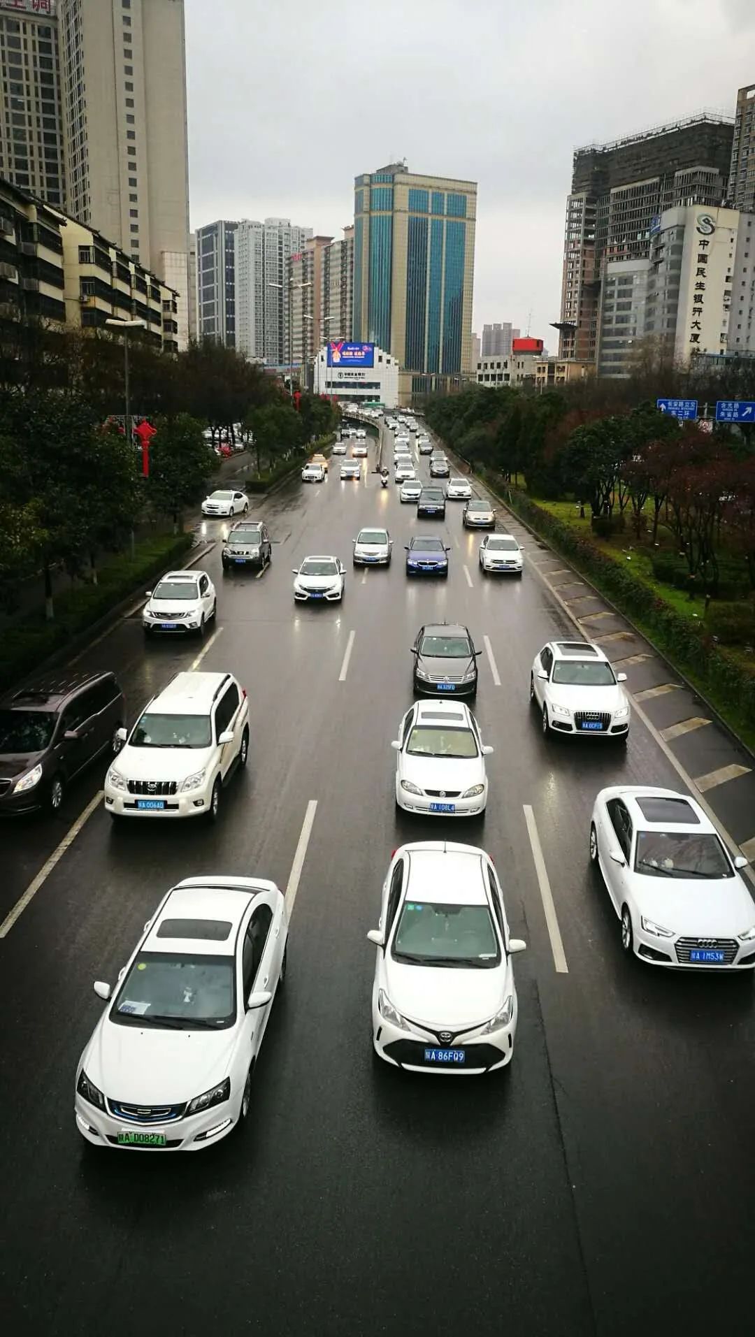 丨早上八点半的南二环,车水马龙又回来了! 摄影 林晓鸿丨