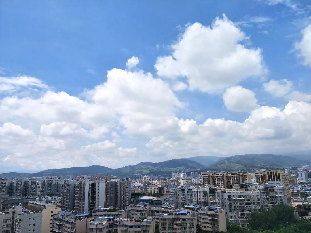 西昌人口经济_西昌邛海图片