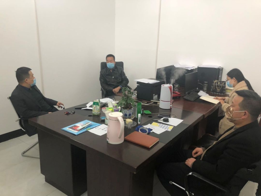 人大工作室主任孙社学组织维稳办召开科室会议,传达办党委会议精神