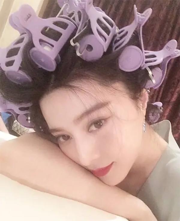 杨幂李沁倪妮娜扎做头发都是仙女下凡,只有我像包租婆 杨幂李沁倪妮娜扎做头发都是仙女下凡,只有我像包租婆