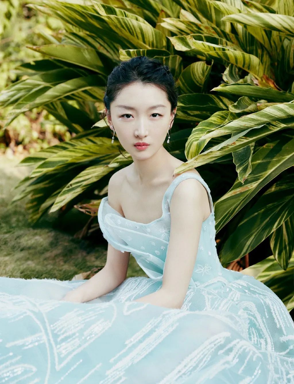 新男友丑陋还已婚？曾和周冬雨暧昧，疑和周迅