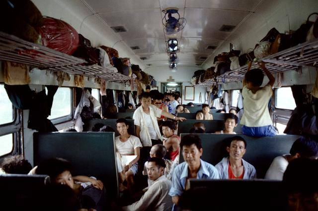 1985年老照片:见证了我们成长的绿皮火车
