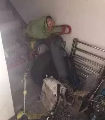 清理楼道鞋柜,杂物的紧急通知转给你!