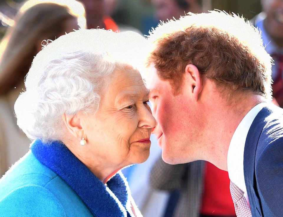 英女王与哈里长谈4个小时：欢迎你随时回来，但有个条件