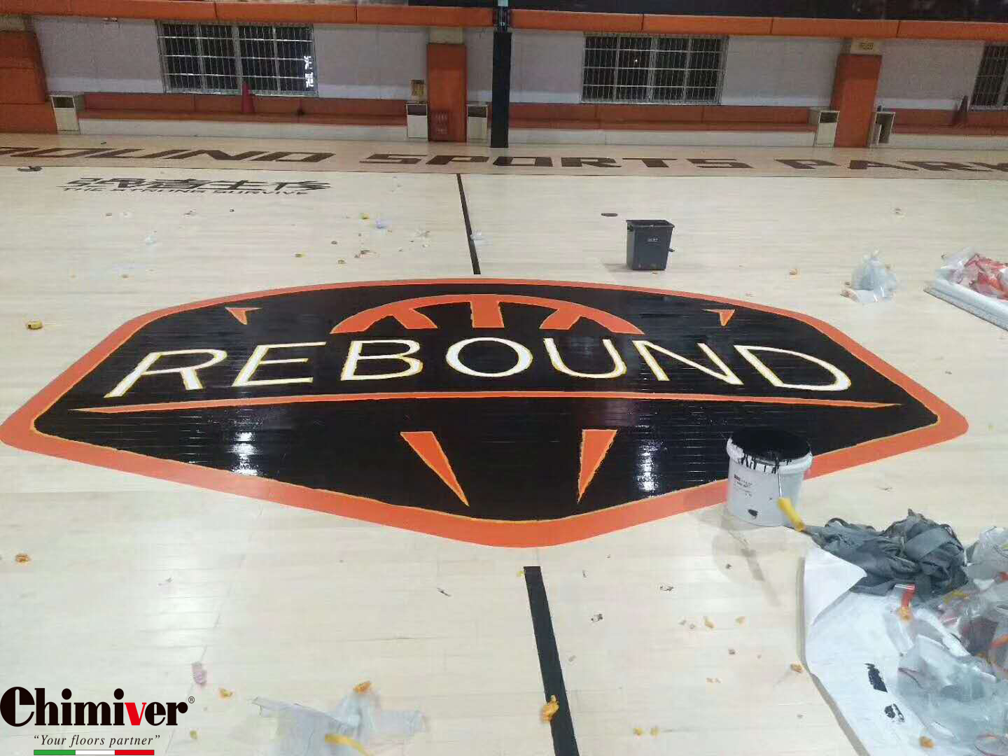 篮球馆体育木地板|篮球馆的体育木地板翻新保养上漆对地板有哪些需求？
