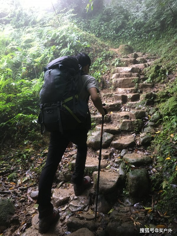 徒步登山要带登山杖,意大利著名登山杖品牌fizan实测体验