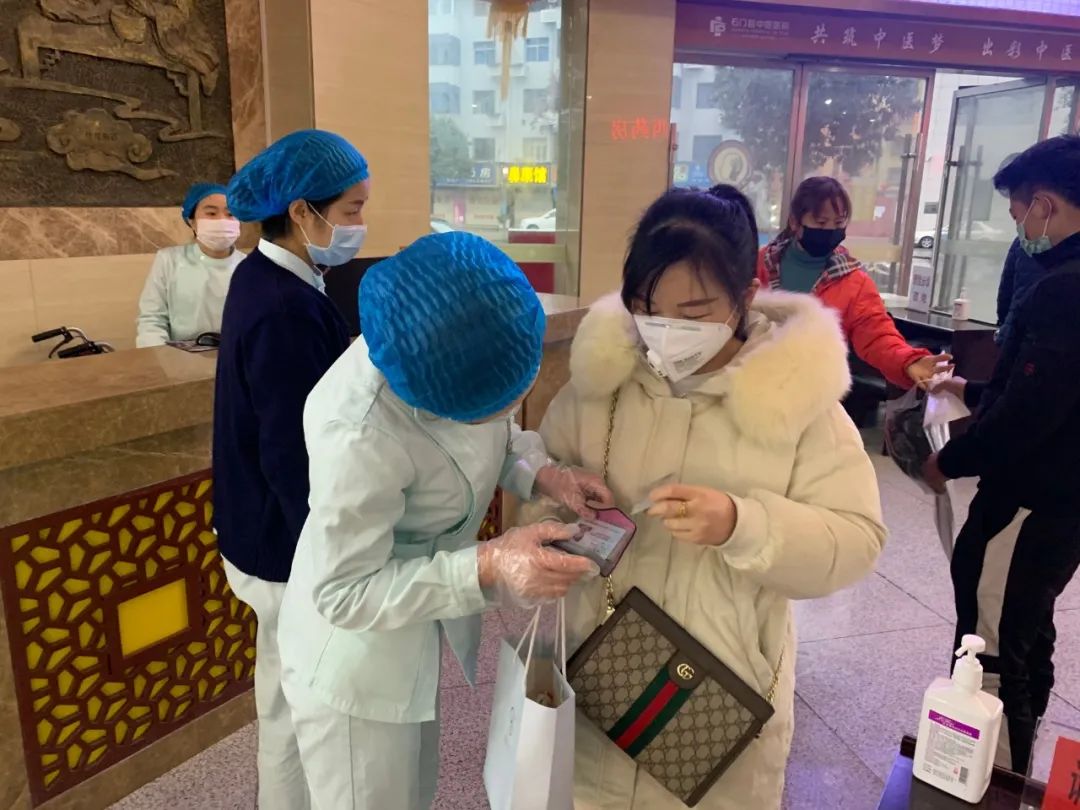 疫情之下|她们是护士,她们更是战士_防控