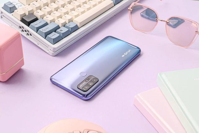 5G性能先锋应该有什么？vivo Z6的大电池+骁龙765G让你满意