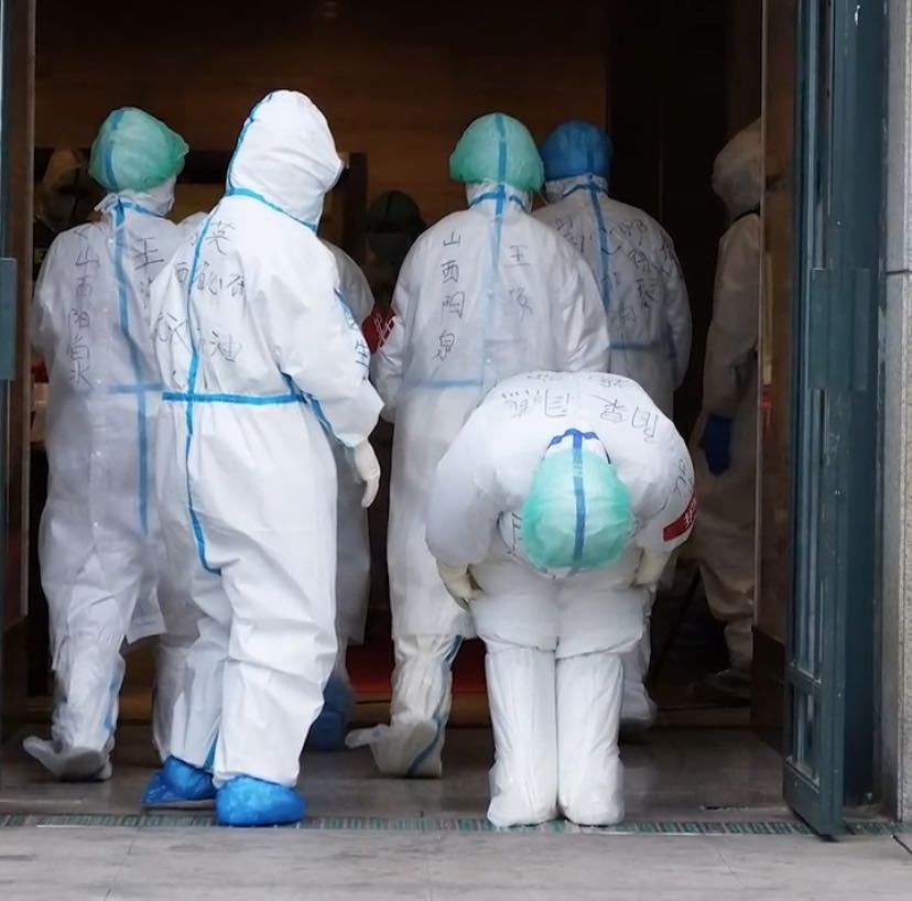 不要靠近了！我怕自己身上有病毒...