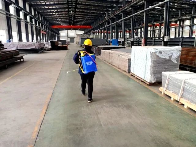 作为市人大代表的仇云杰,早在1月下旬就通过各种渠道购买备足了大量