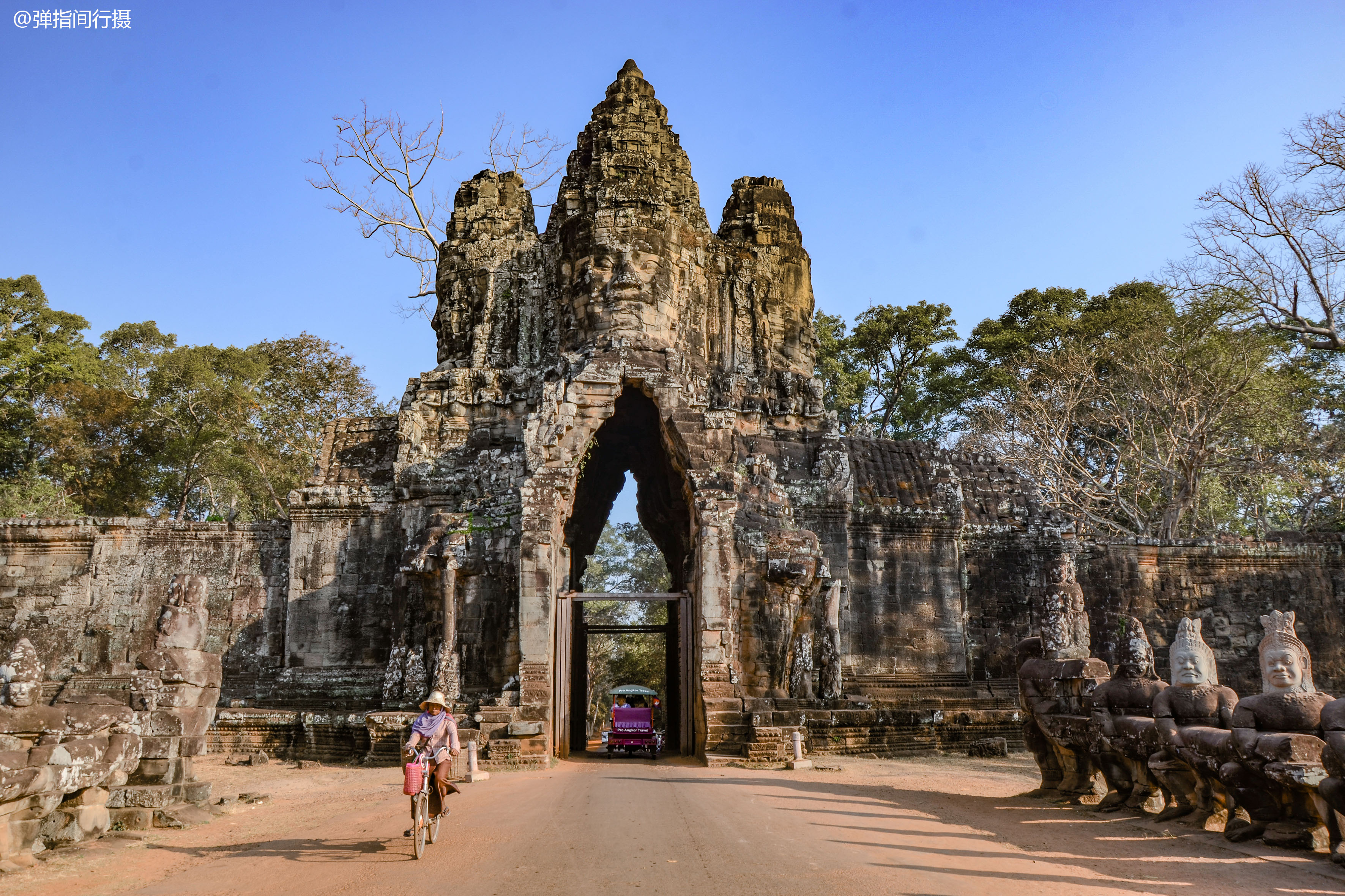 柬埔寨吴哥窟"最火"地标,佛像"迷之微笑",原来背后大有故事