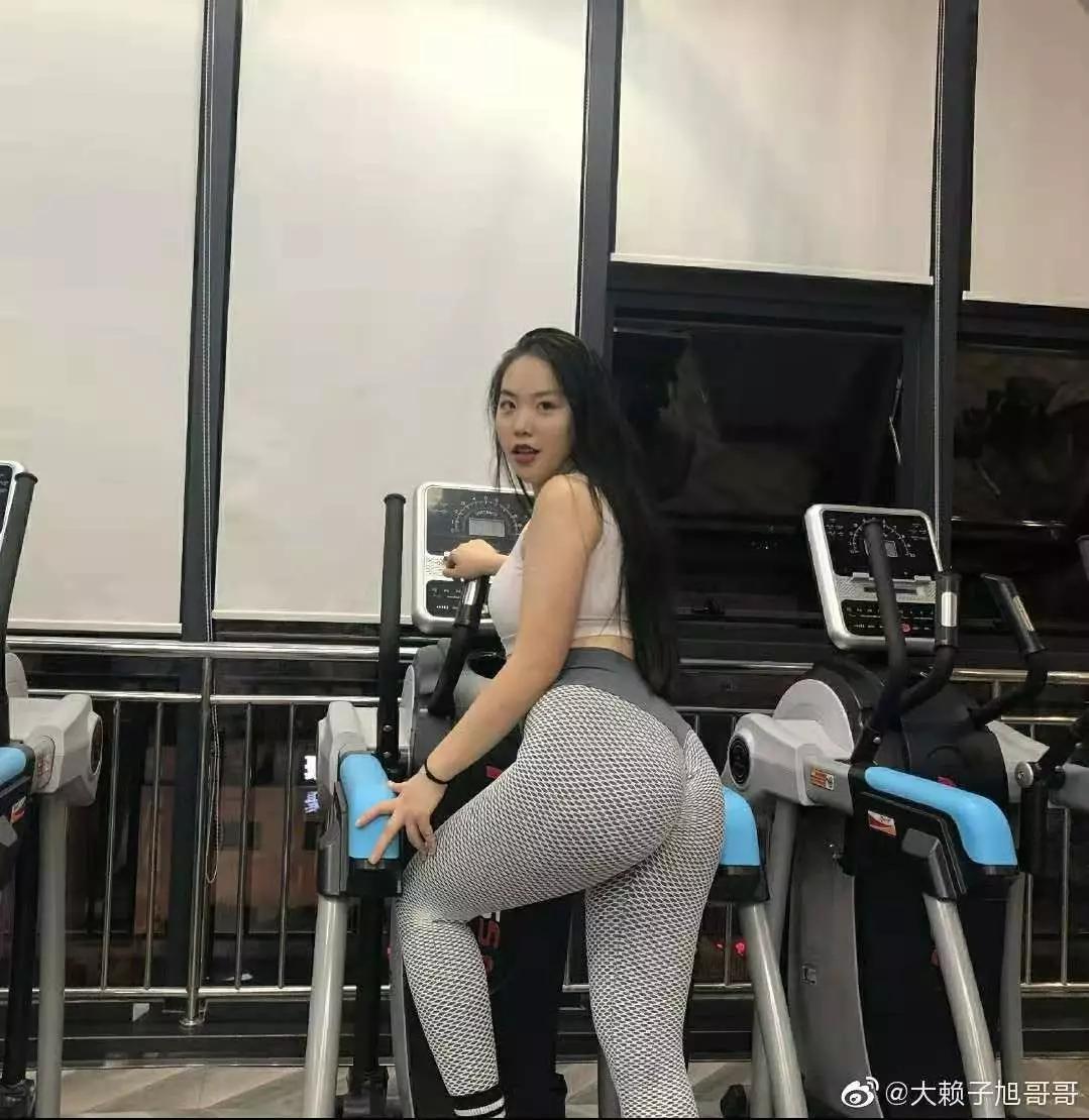 当中国小姐姐晒出臀围到底有多撩人