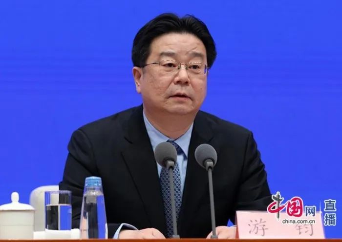 步什么程成语_丁字步正确站法是什么