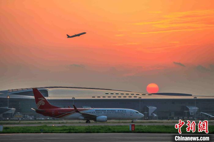 广州白云机场本周每天进出港航班增加至600至700班