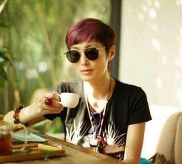 张敏晒出如今住的房子, 年过半百仍是单身, 就连