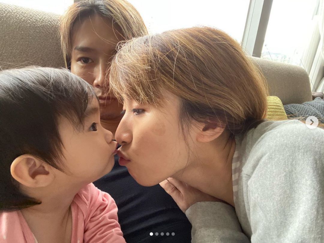 陈柏宇让1岁女儿帮他撕脚皮，网友：太恶心了