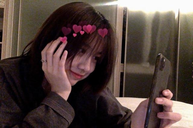汪峰女儿小苹果截图自己的报道，怒指媒体爱胡