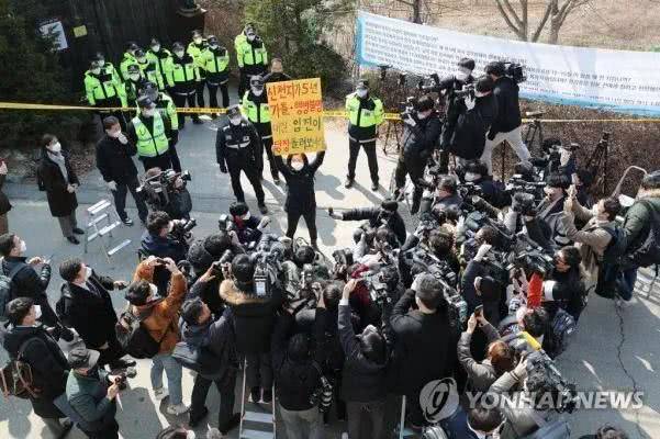 起底“新天地教会”:引爆韩国疫情的“黑金”邪教