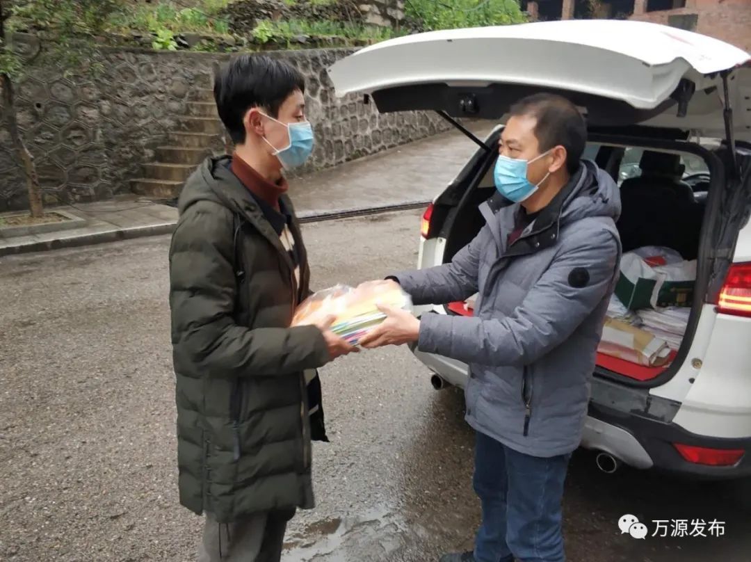 【护航】送教上门 关爱到家 万源市第三中学教师驱车300余公里为高三