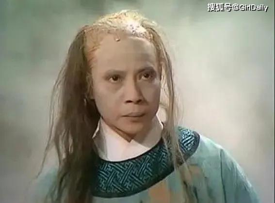 87岁"鬼后"为武汉捐100万,周星驰御用"丑女"在贵州建小学