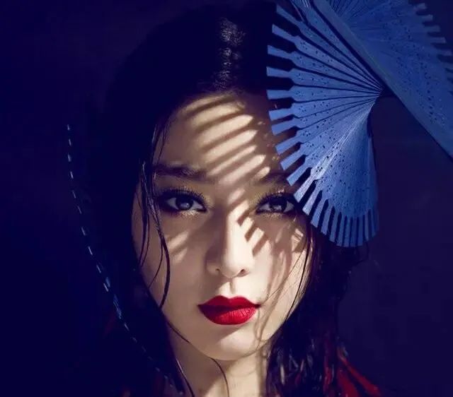 范冰冰再登海外封面，美是很美，就是很“掉价