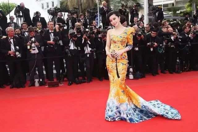 范冰冰再登海外封面，美是很美，就是很“掉价