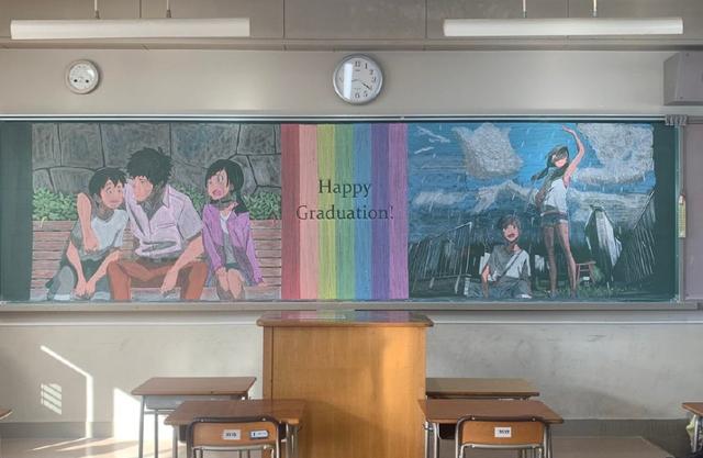 日本迎来毕业季各路神仙出马画动漫黑板报求求你们不要秀了