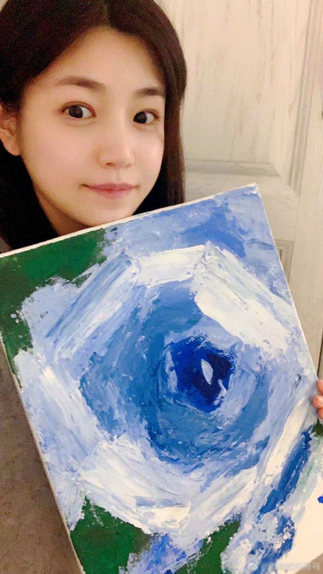 三岁多的孩子想象力丰富,陈妍希在家教儿子学