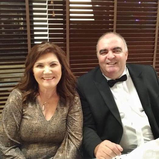 C罗乘私人飞机回乡探母！68岁继父送医及时罗妈