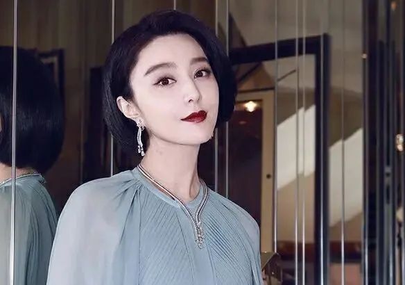 范冰冰再登海外封面，美是很美，就是很“掉价