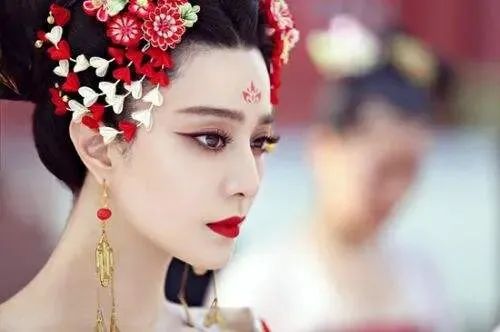 范冰冰再登海外封面，美是很美，就是很“掉价