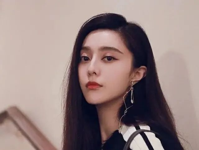 范冰冰再登海外封面，美是很美，就是很“掉价