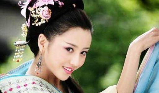 佟丽娅，一“失足”被万人“埋汰”可并不划算