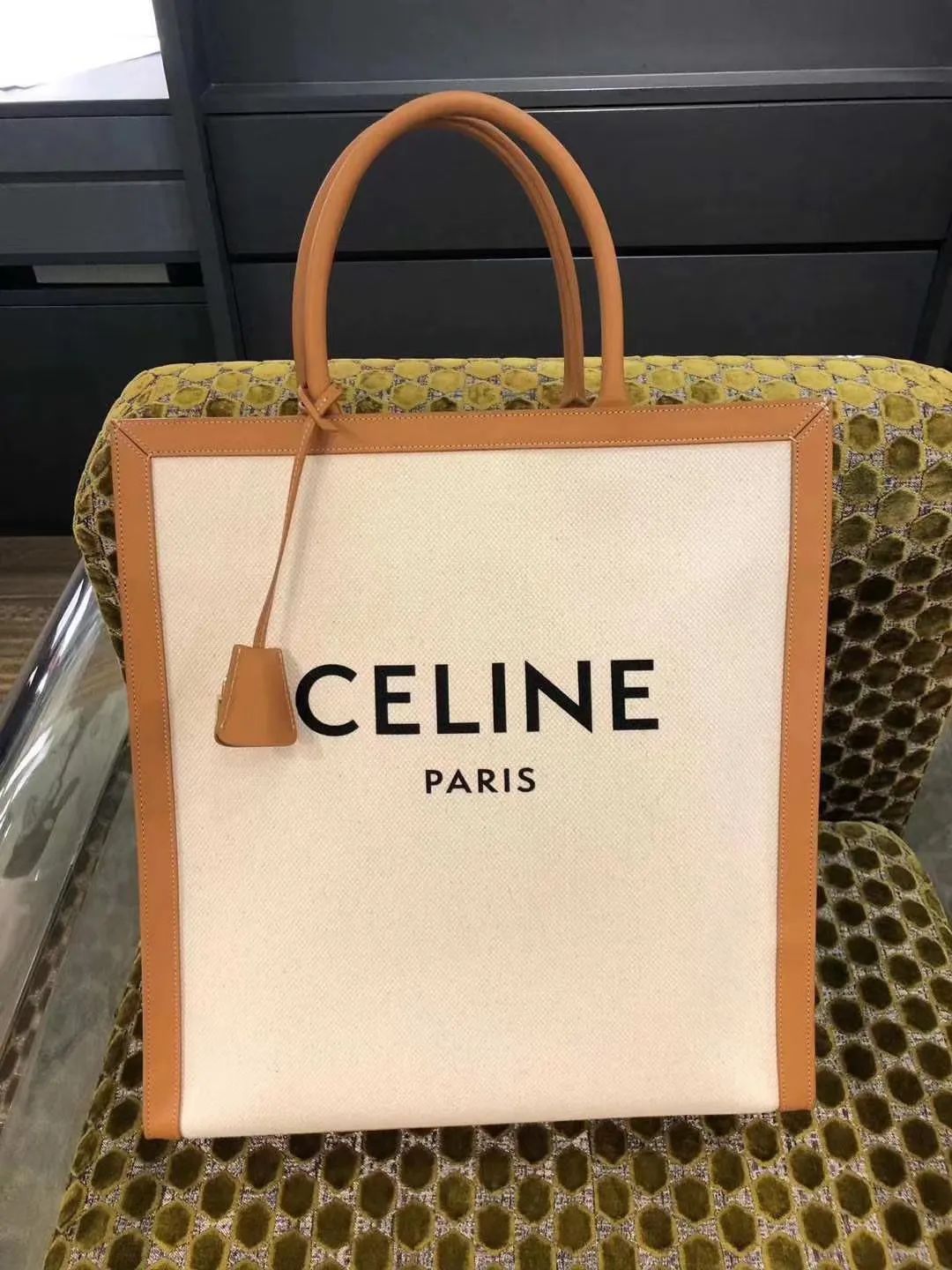 lv,celine2020ss新款出炉!这不是种草,是插秧!