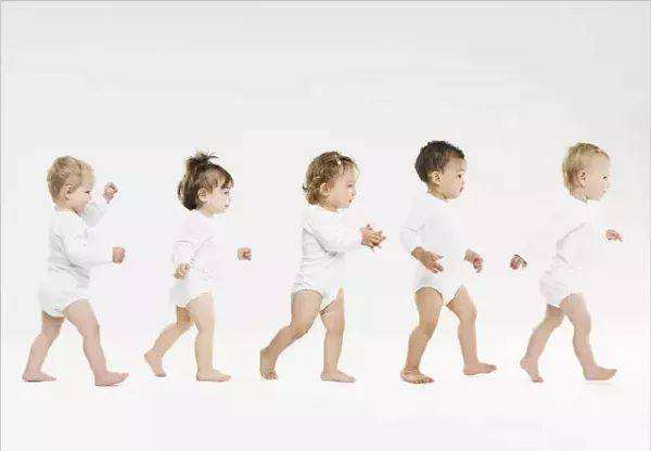 婴儿几个月开始走路好 8e25868e97d149199e53f63912849482.jpeg