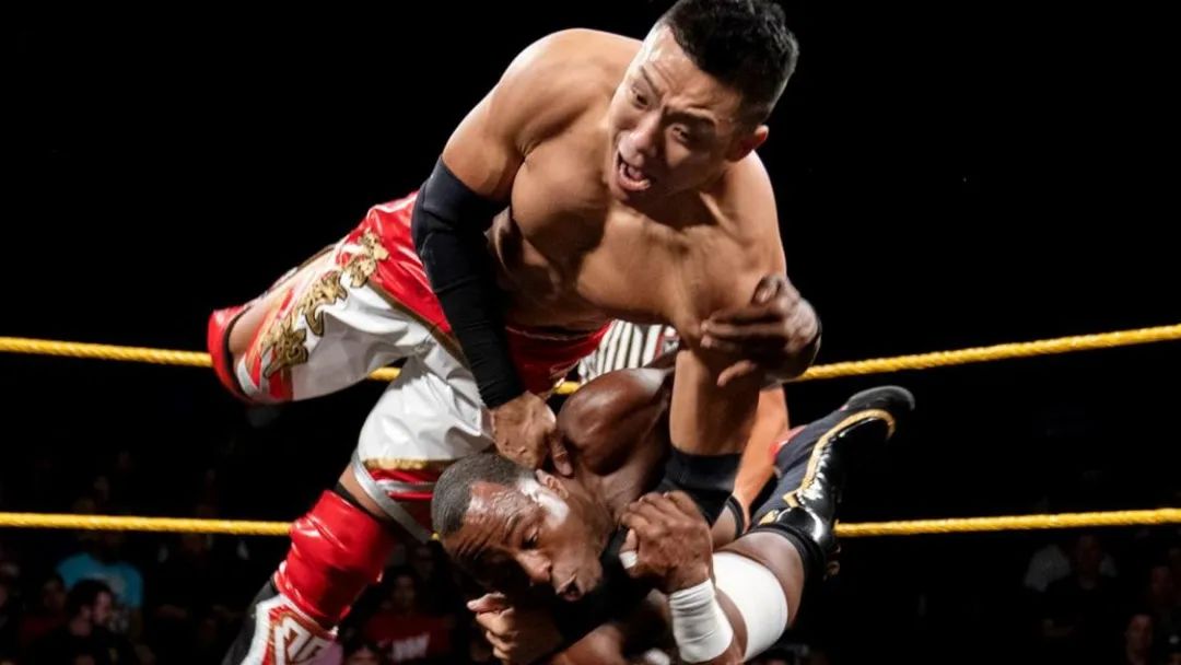 以出色的成绩签约wwe 直到2019年7月 王彦博才正式亮相nxt有线网节目