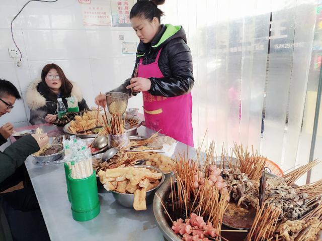 邵阳麻辣烫,再辣也回味,只因是回忆里的味道!