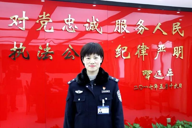 许昌东城公安巾帼女警争艳警营一